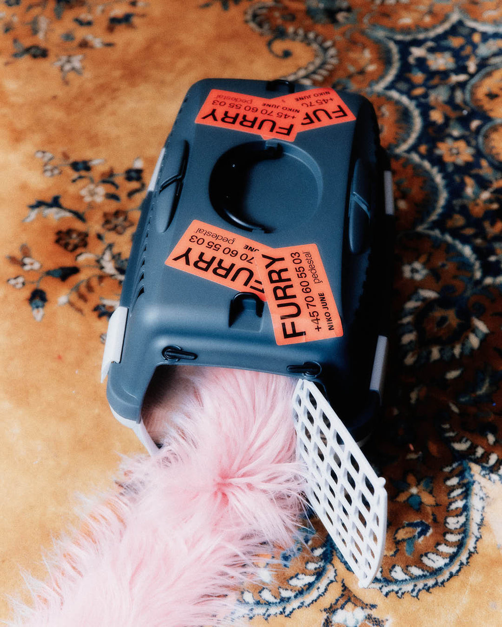 Pedestal FURRY Power Bar 015 Bubble Gum