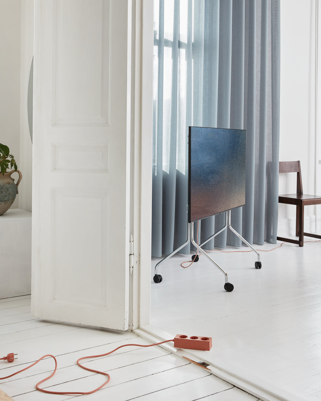 Pedestal Moon Rollin' Stands W/ Wheels 020 Chrome