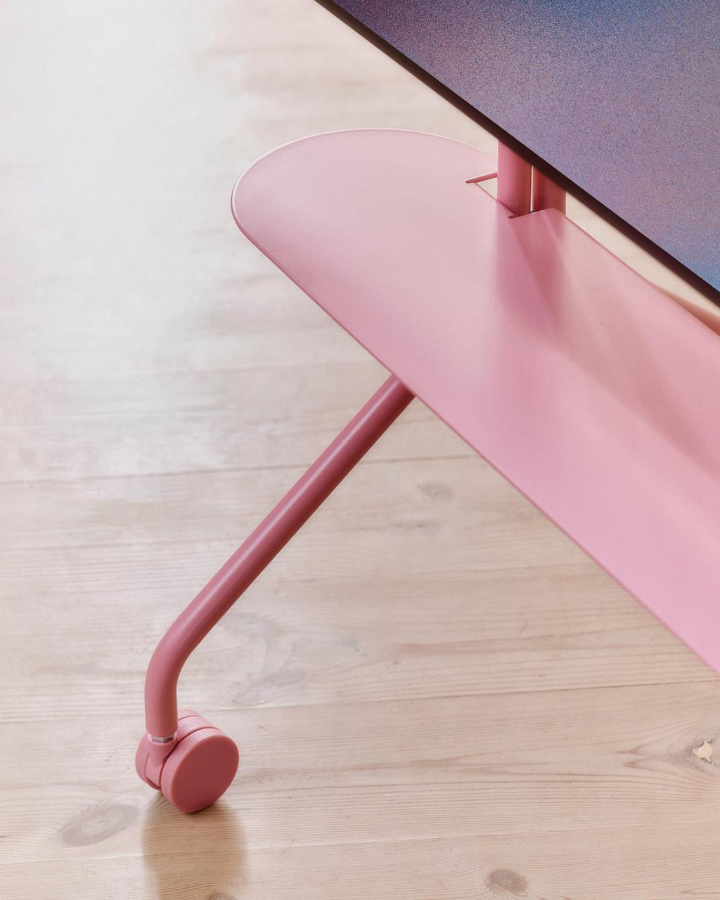 Pedestal Moon Rollin' Wheels Wheels 015 Bubble Gum