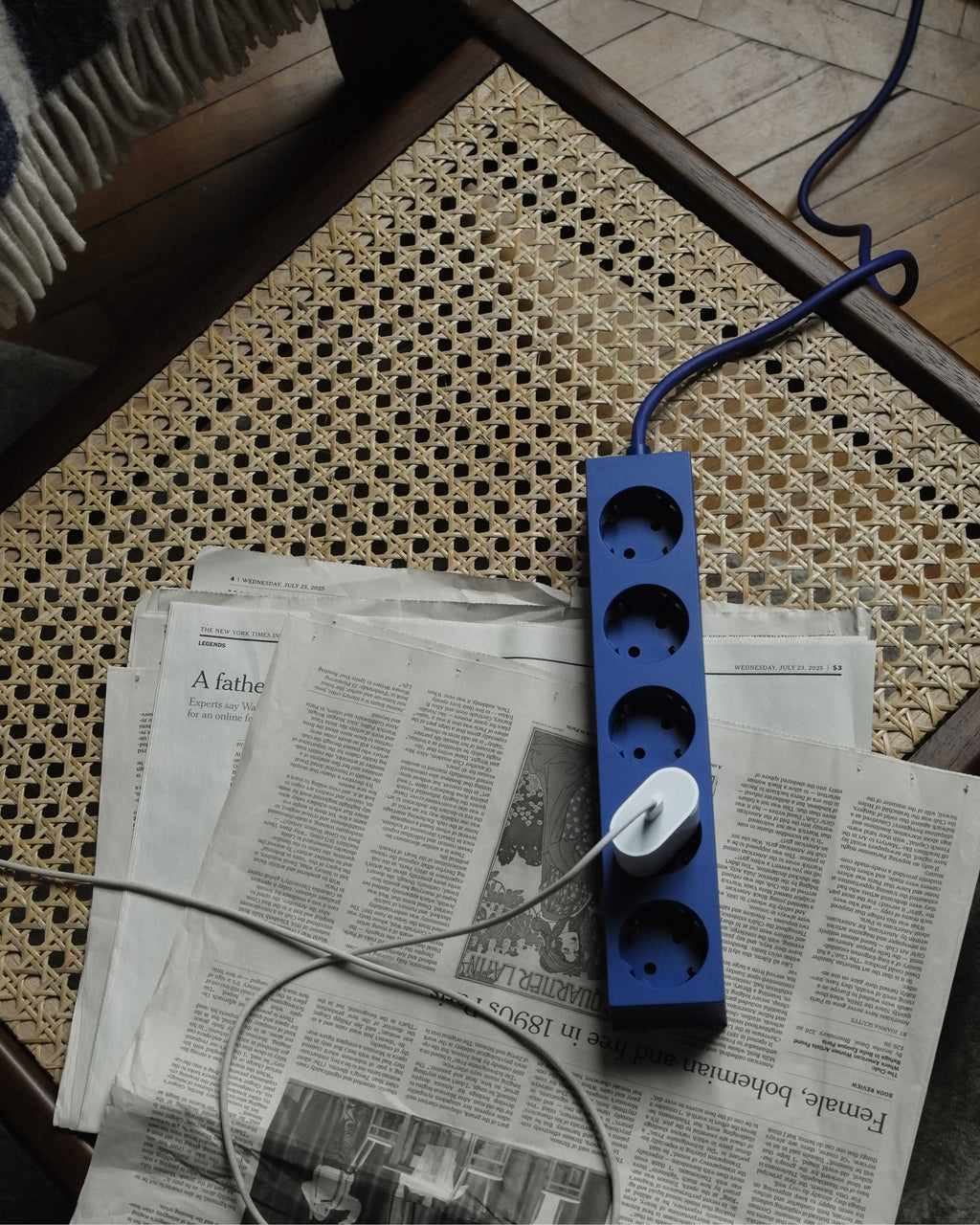 Pedestal Power Beam 5 meters Power Beam 006 Ultra Marine