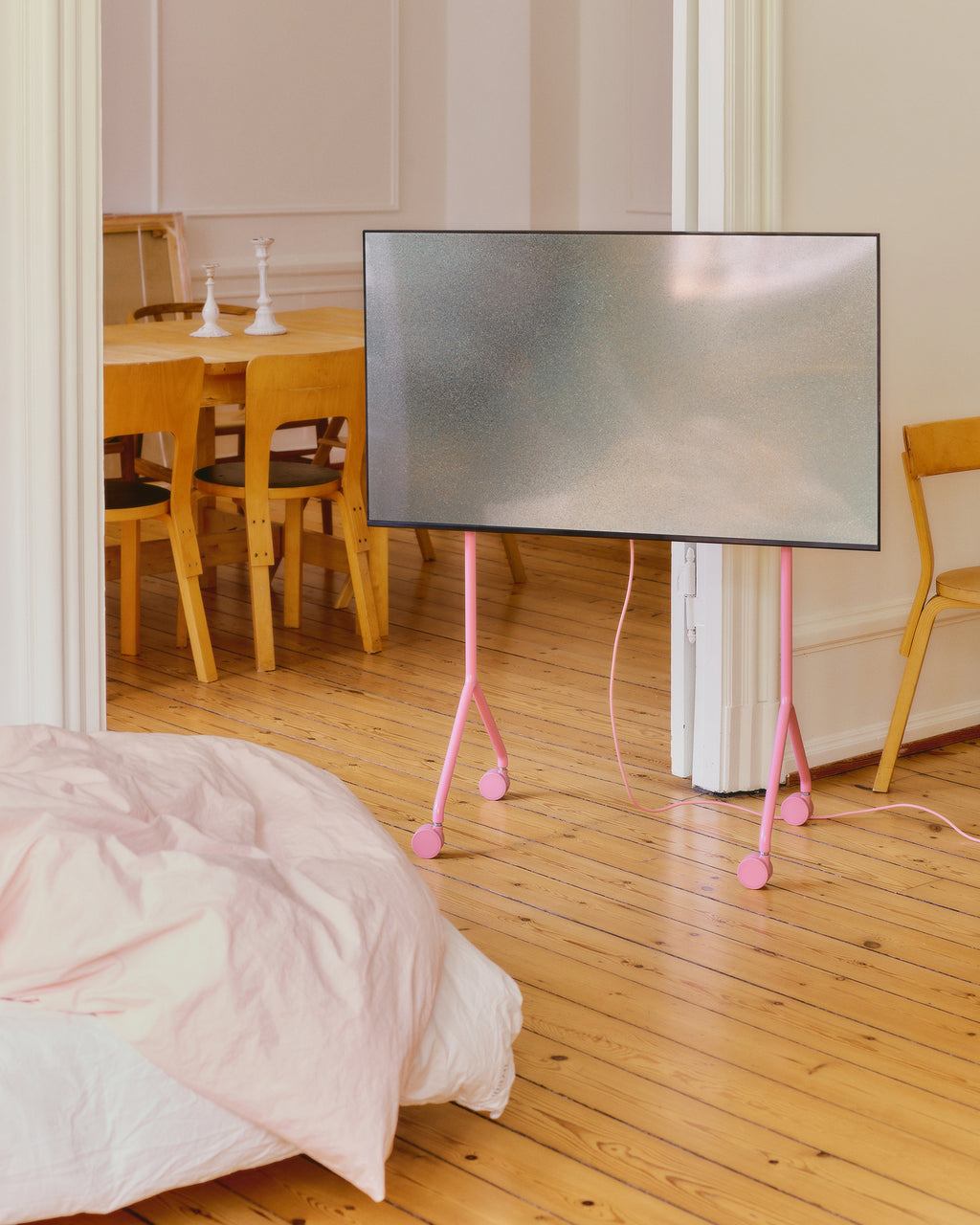 Pedestal Power Cable 7.5 UK Cables 015 Bubble Gum